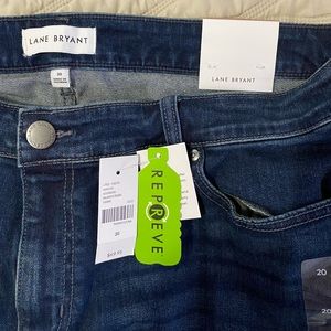 Size 20 Signature Fit Straight Mid-Rise Jeans.